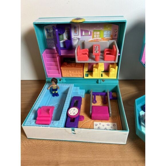 3 Polly Pocket Playsets Spa Gym Compact Stars - Picture 4 of 11